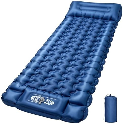 Ultralight sleeping pad with foot pump