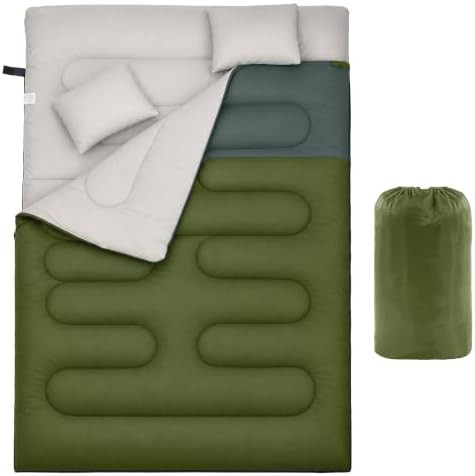 Green double sleeping bag for three seasons